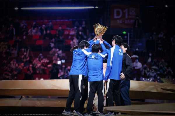 武汉eStarPro勇夺2022年王者荣耀世界冠军杯KIC总冠军