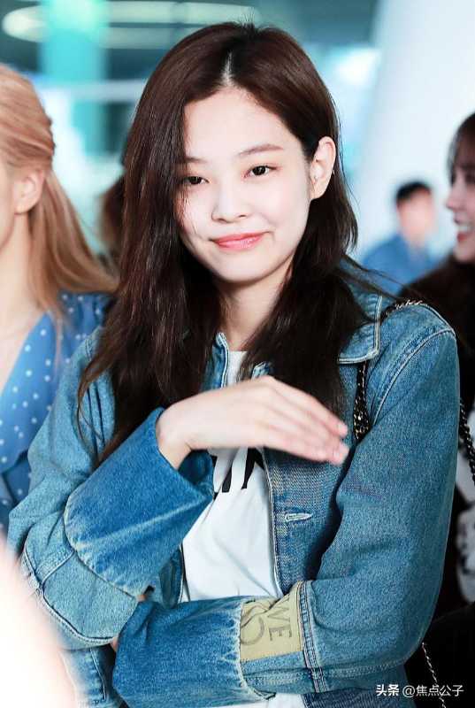 Jennie是前一天爬山太累了吗