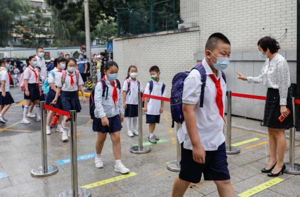 多地推迟中小学2023秋季开学时间