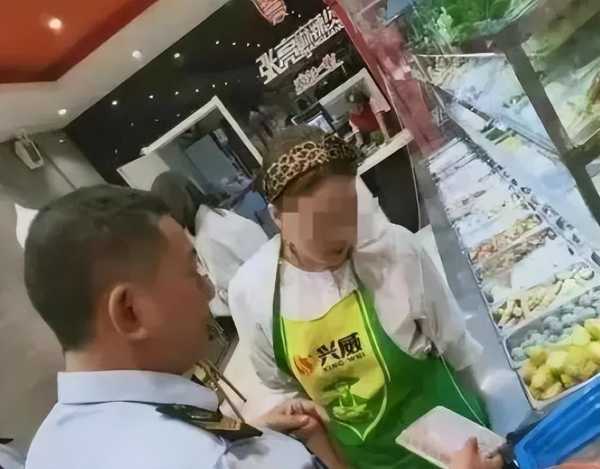 张亮麻辣烫羊肉检测出猪鸭肉!加盟店私自行为?