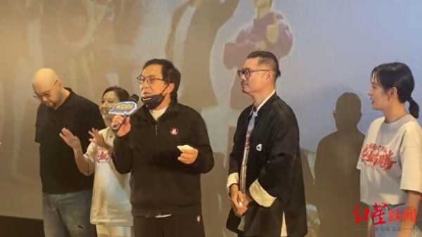 成龙一激动把魏翔叫成费翔!魏翔新片成都路演