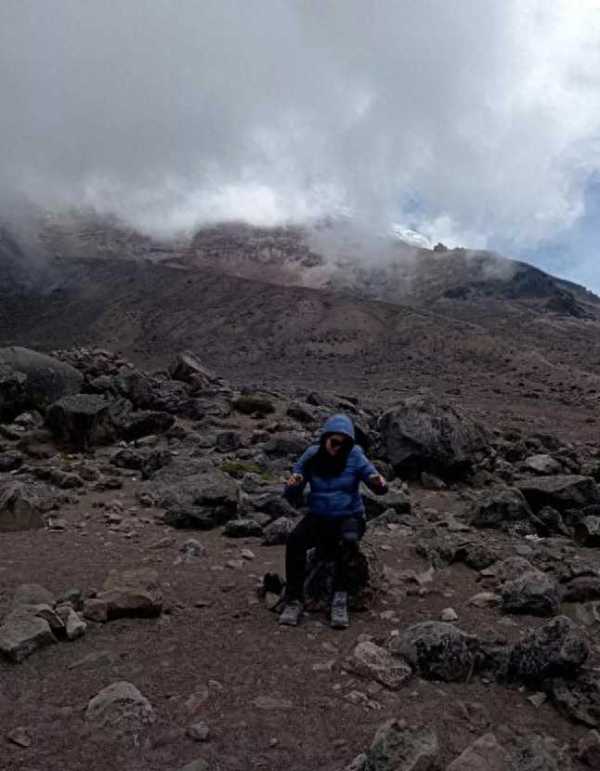 中国女游客在厄瓜多尔雪山坠亡