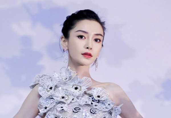 Angelababy、张嘉倪微博账号被禁言