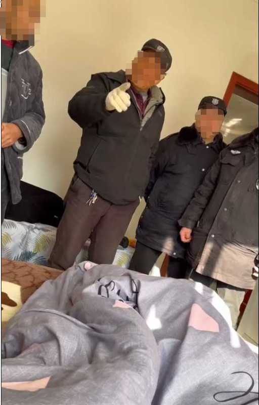 小伙群内骂物业被多人上门扇嘴巴