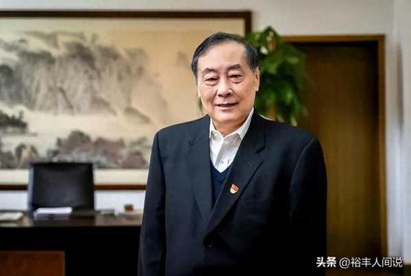 钟睒睒澄清第一桶金来源!李晓华发文力挺宗馥莉