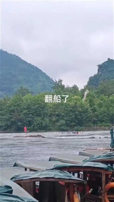 重庆训练翻船致3死的是女子龙舟队