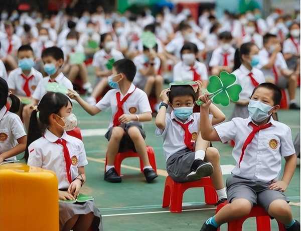 湖南一小学因招不到生关闭?校长回应