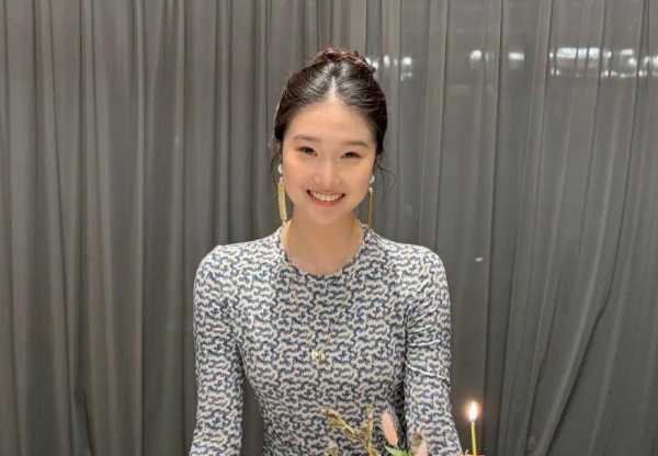 文章马伊琍女儿16岁了!文章罕见出镜